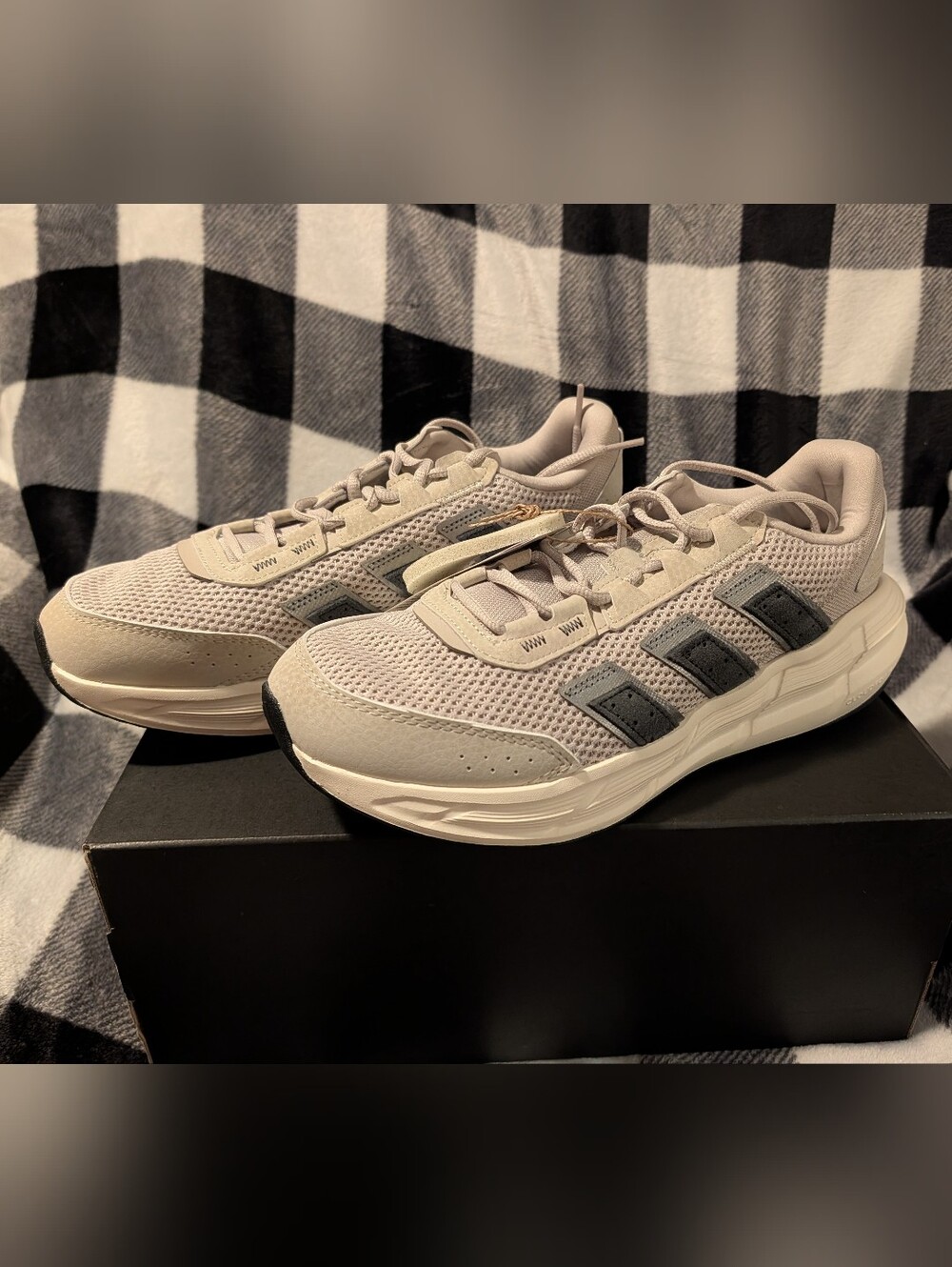 adidas Astrastar Women's 9.5 Men's 8.5